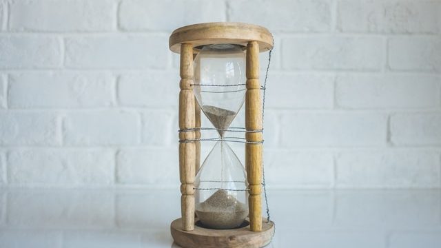 Hourglass timer - optimize your time by tacking tasks quickly, in other words, don't procrastinate!